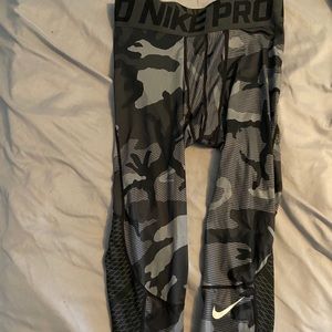 Mens Nike quarter length compression pants